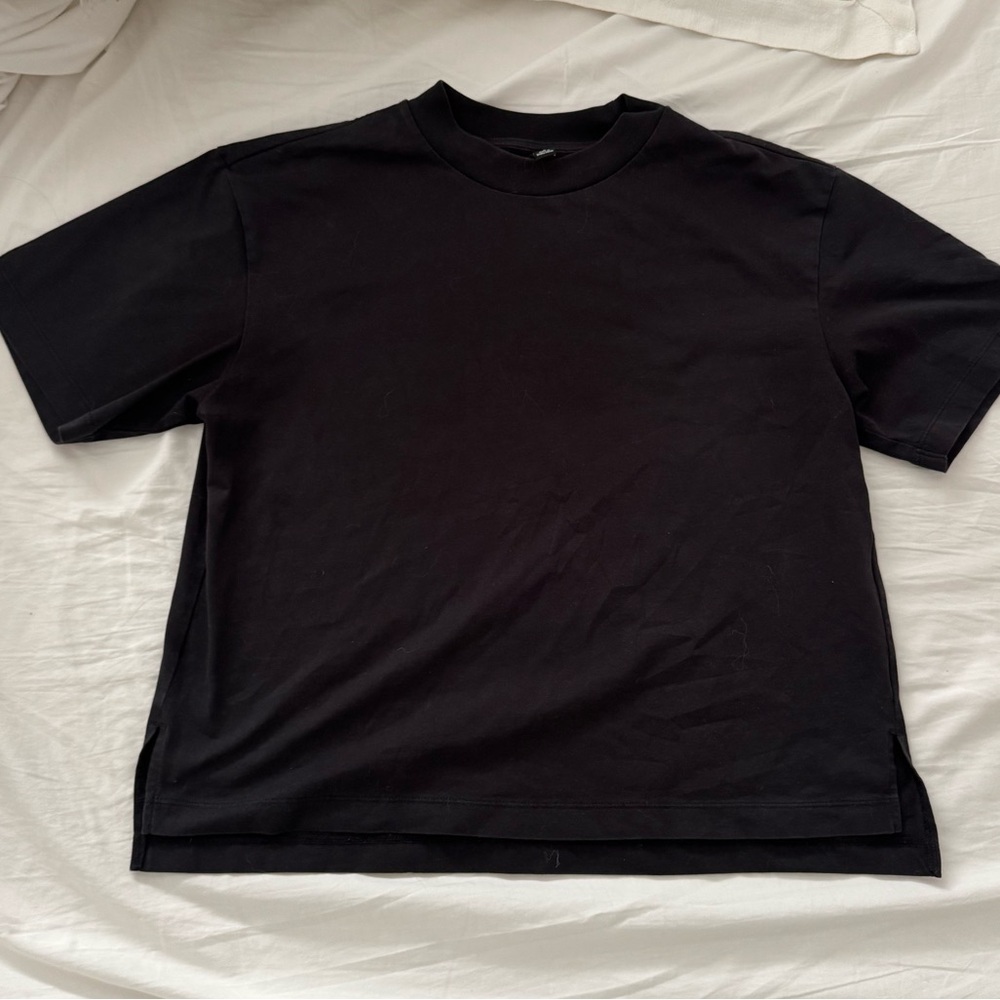 Uniqlo Black Short Sleeve Crop Tee